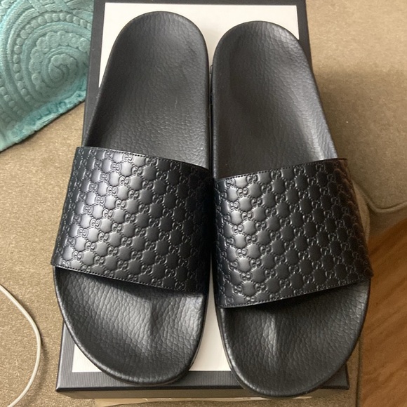 Mens Gucci slides - Picture 2 of 7